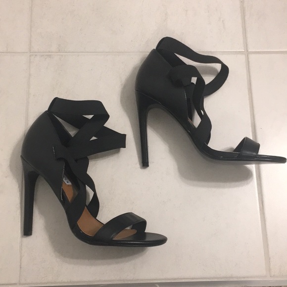 Steve Madden Shoes - STEVE MADDEN Black strappy heels - Size 6.5